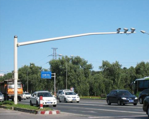 新城街道监控杆